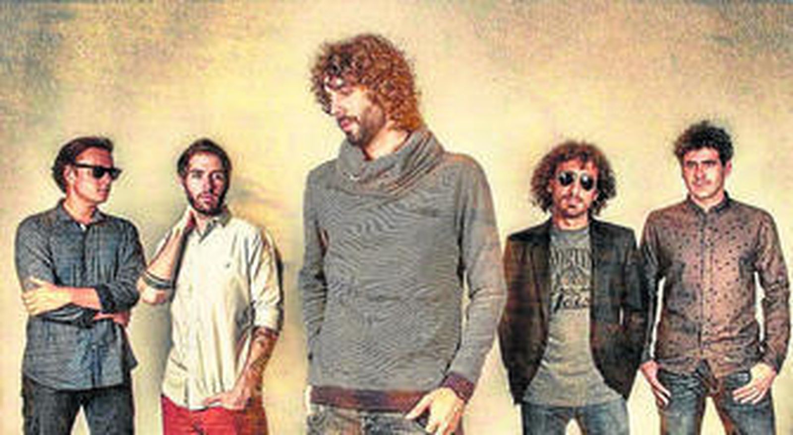 Mikel Izal, Alejandro Jordá, Emanuel Pérez, Alberto Pérez e Iván Mella forman la banda Izal.