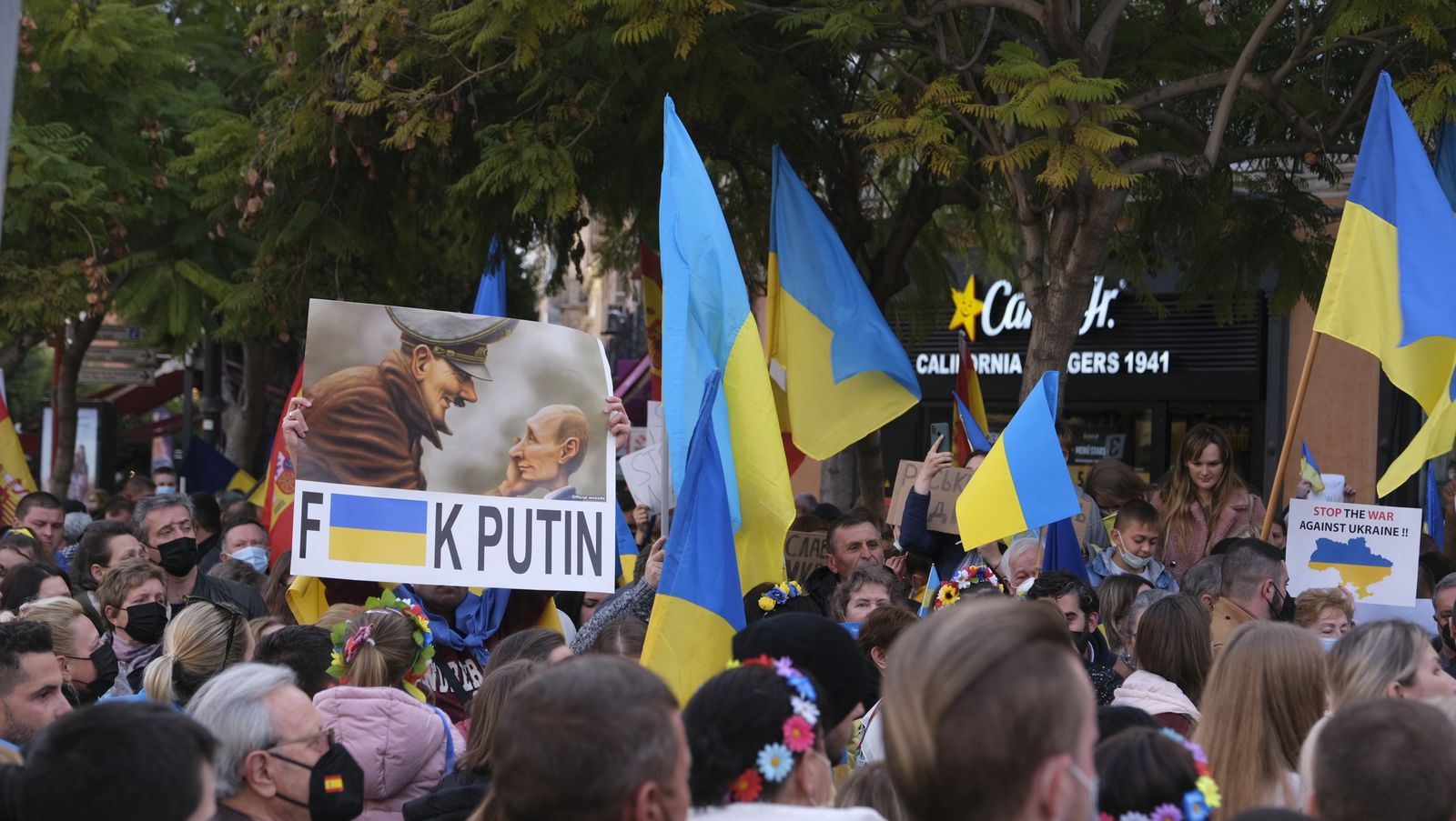 Fotogalería de las protestas contra la invasión rusa en Ucrania. Almería.