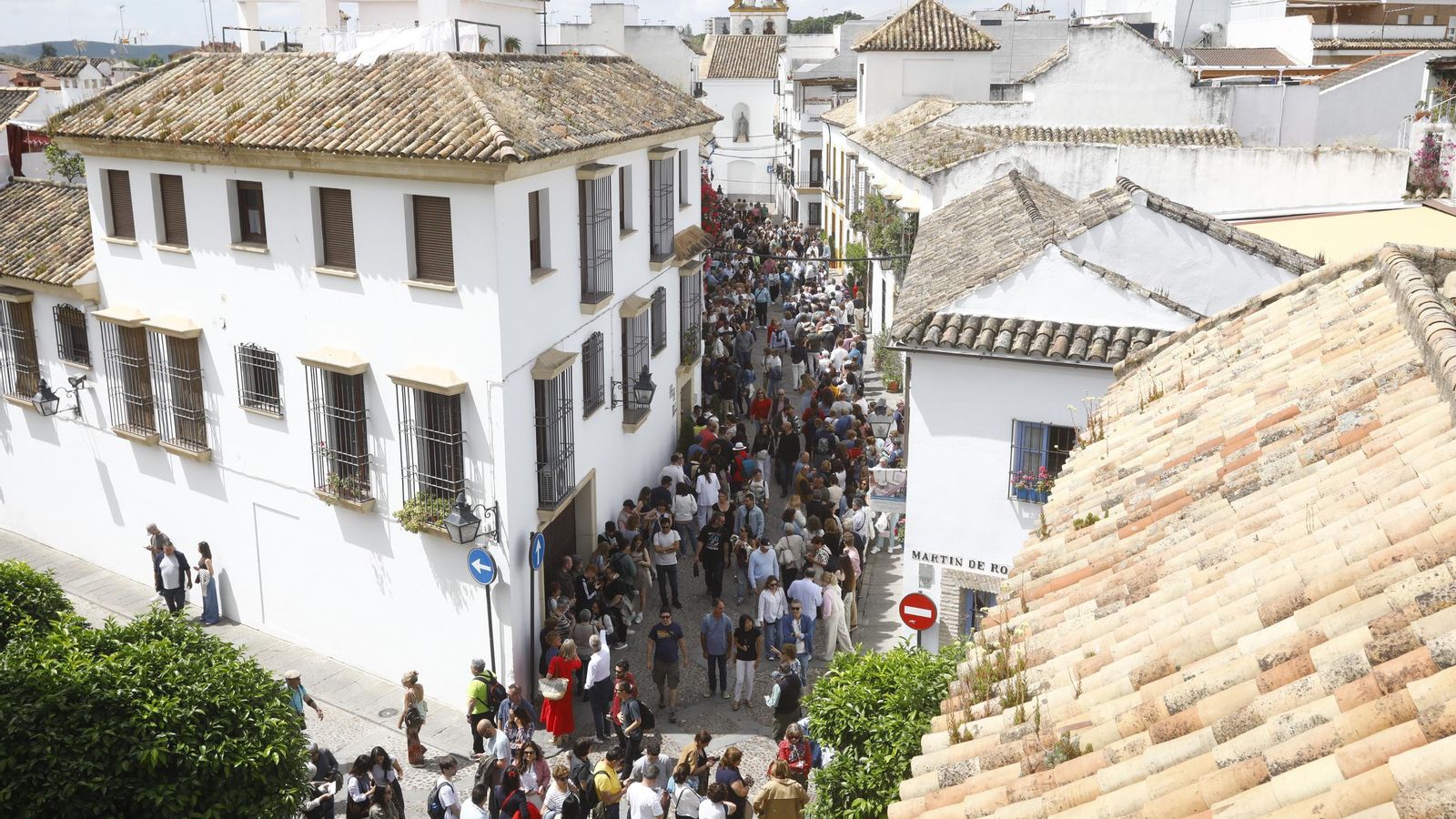 Colas en la calle San Basilio este sábado.