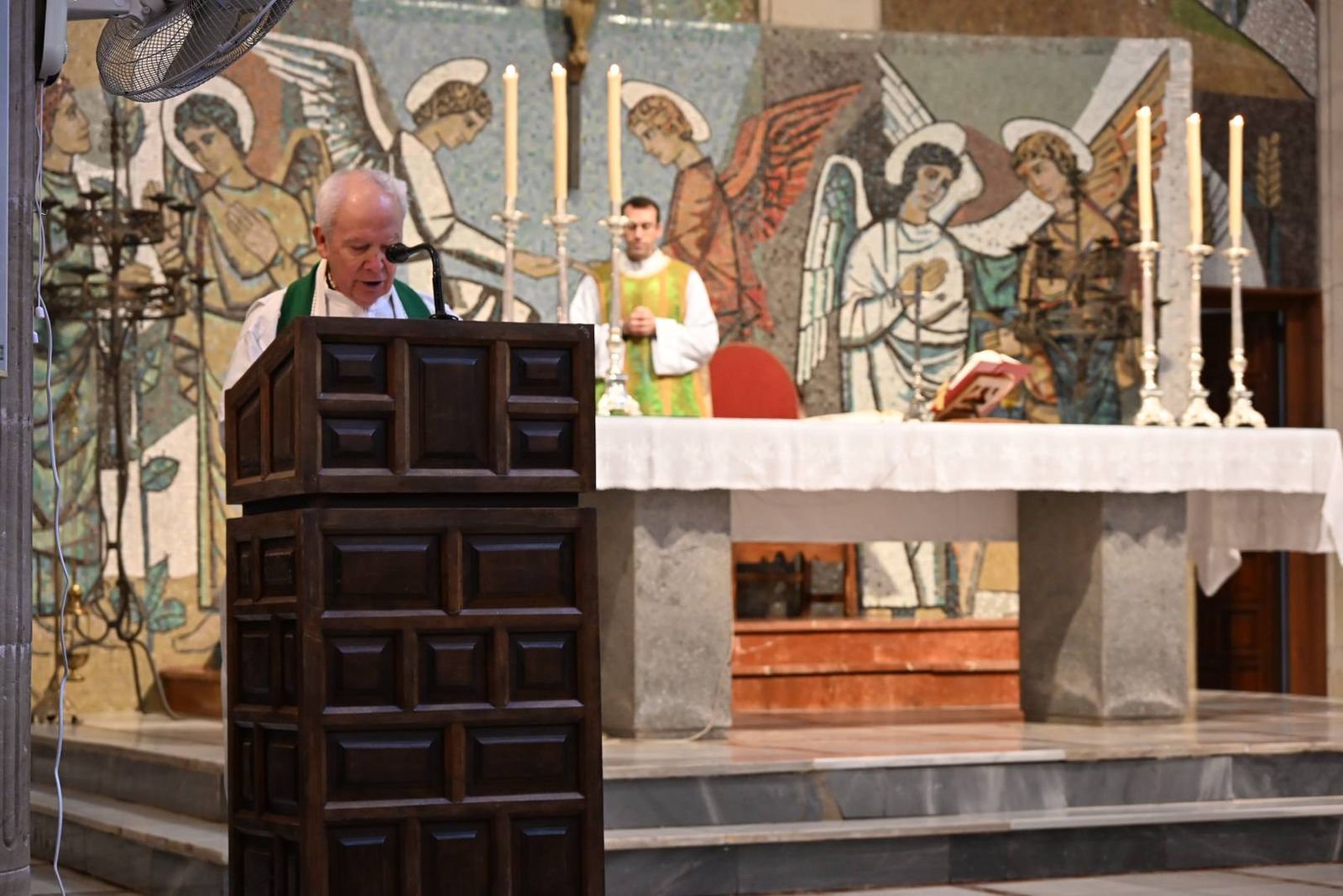 Las imágenes del homenaje de Villa del Río a su párroco emérito, Manuel Tirado Fernández