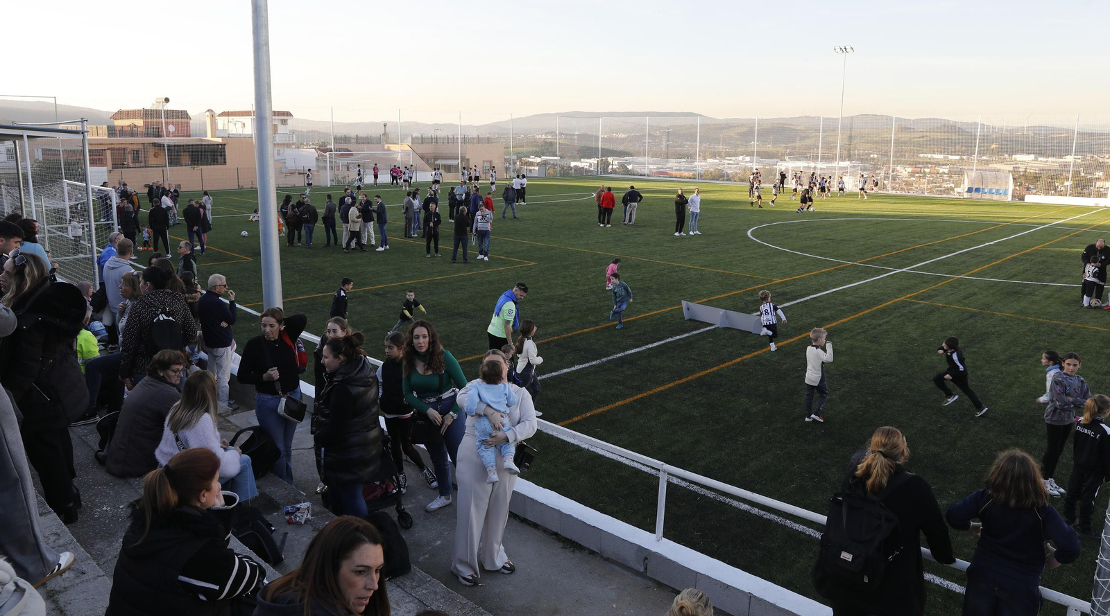 Las fotos de la inauguración del césped artificial del campo Teodosio Tomás del Loluba de Algeciras Las fotos de la inauguración del césped artificial del campo Teodosio Tomás del Loluba de Algeciras