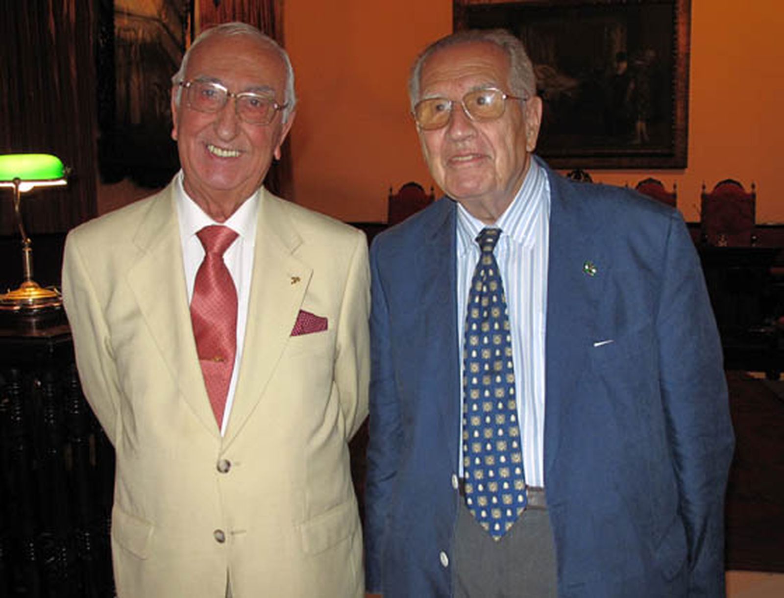 Antonio Rodríguez Mármol con Pedro Ruiz-Berdejo, vicepresidente de la Fundación Blas Infante.

Foto: Victoria Ramírez