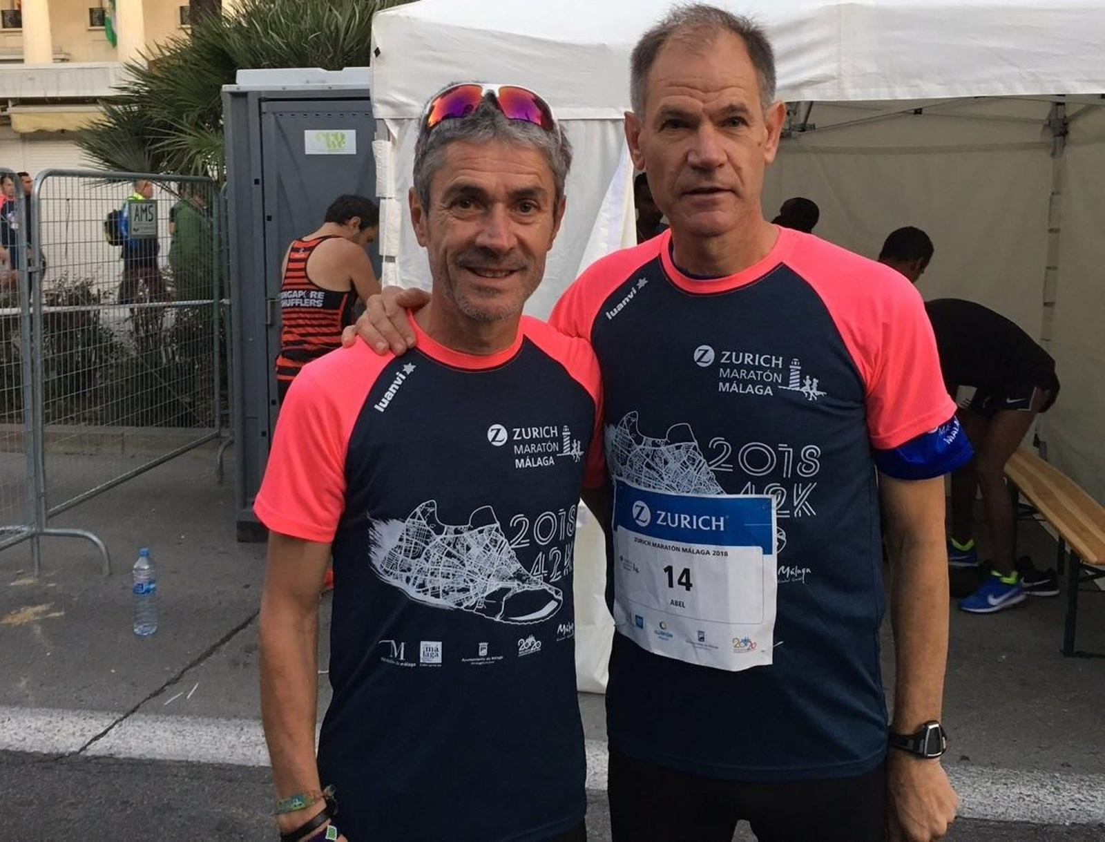 Abel Antón, con Martín Fiz antes del Maratón de Málaga.