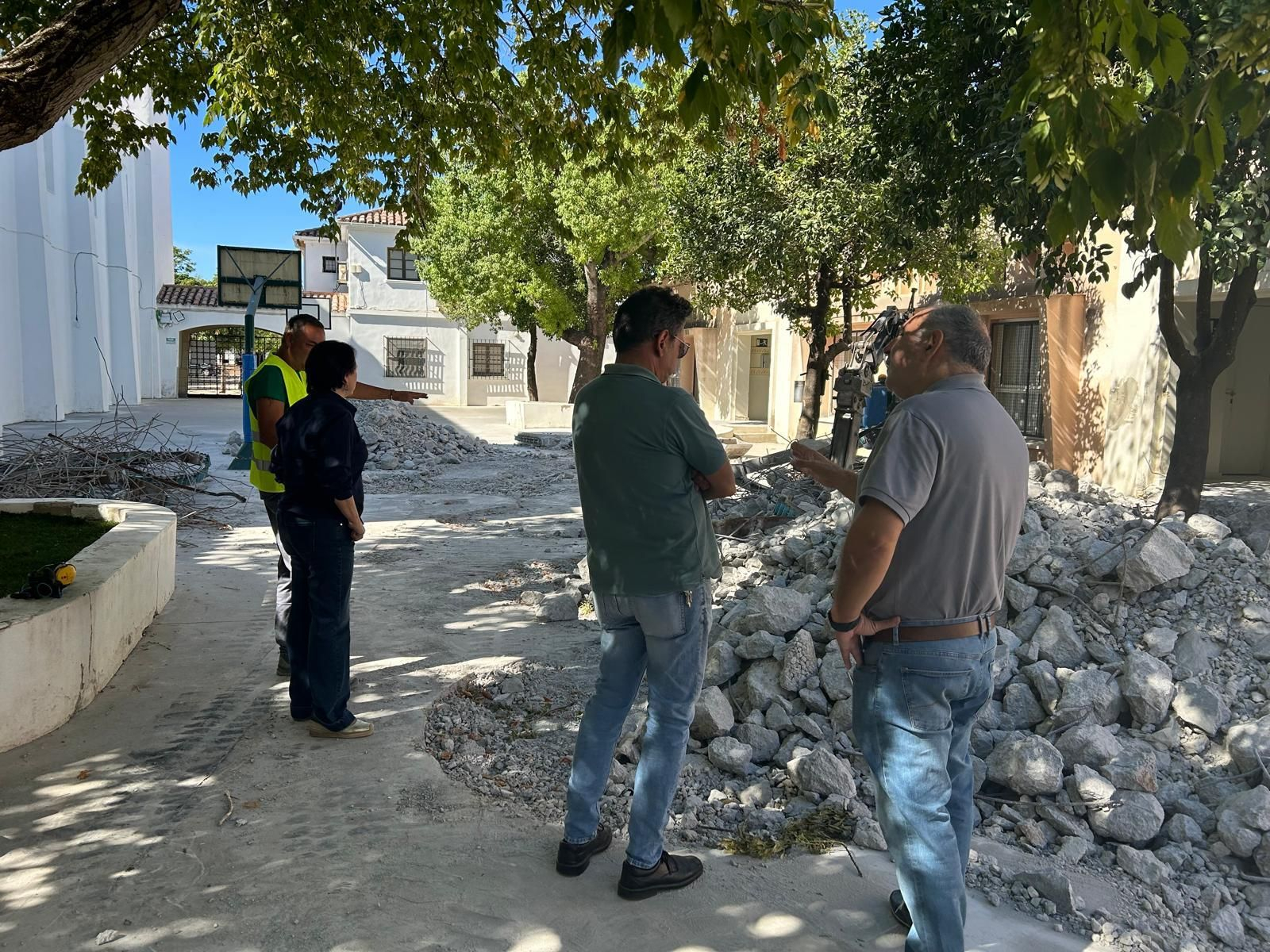 Nela García visita el colegio Tomasa Pinilla para comprobar el ritmo de las obras en el centro.