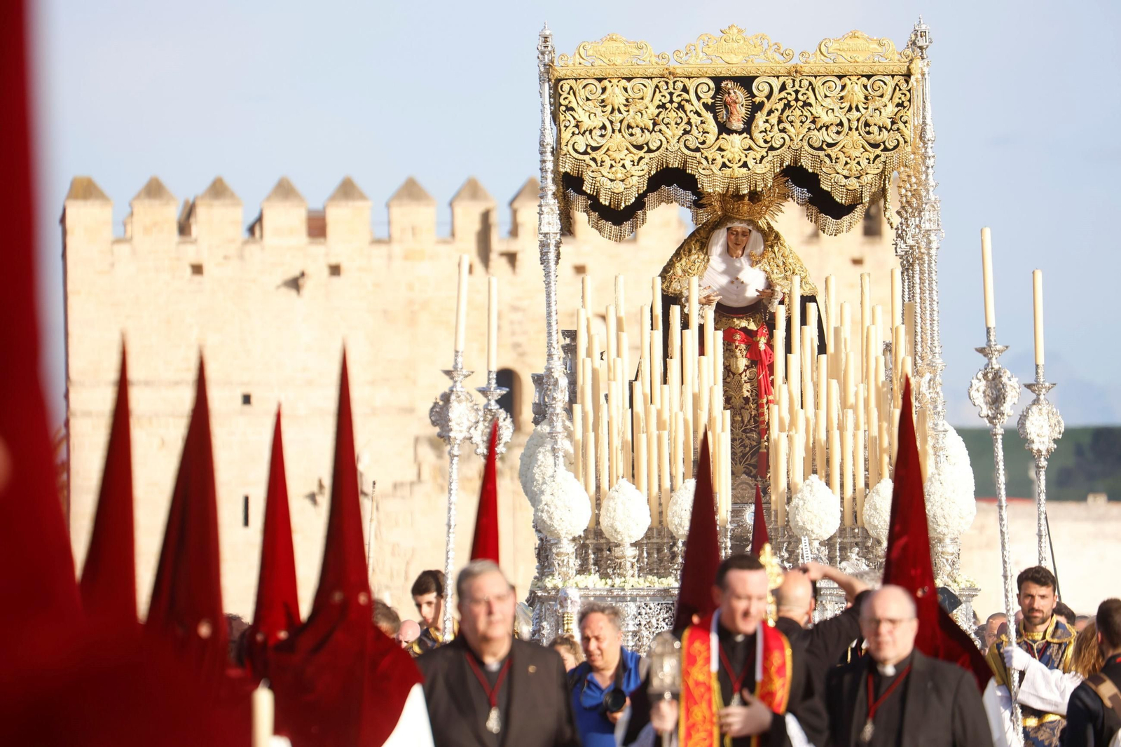 La procesión de la Vera-Cruz en este Domingo de Ramos de Córdoba, en imágenes
