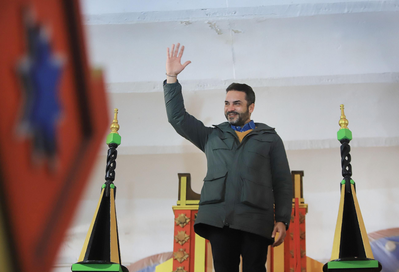 Jesús Méndez emocionado al subirse al trono del Rey Melchor. Jesús Méndez emocionado al subirse al trono del Rey Melchor.