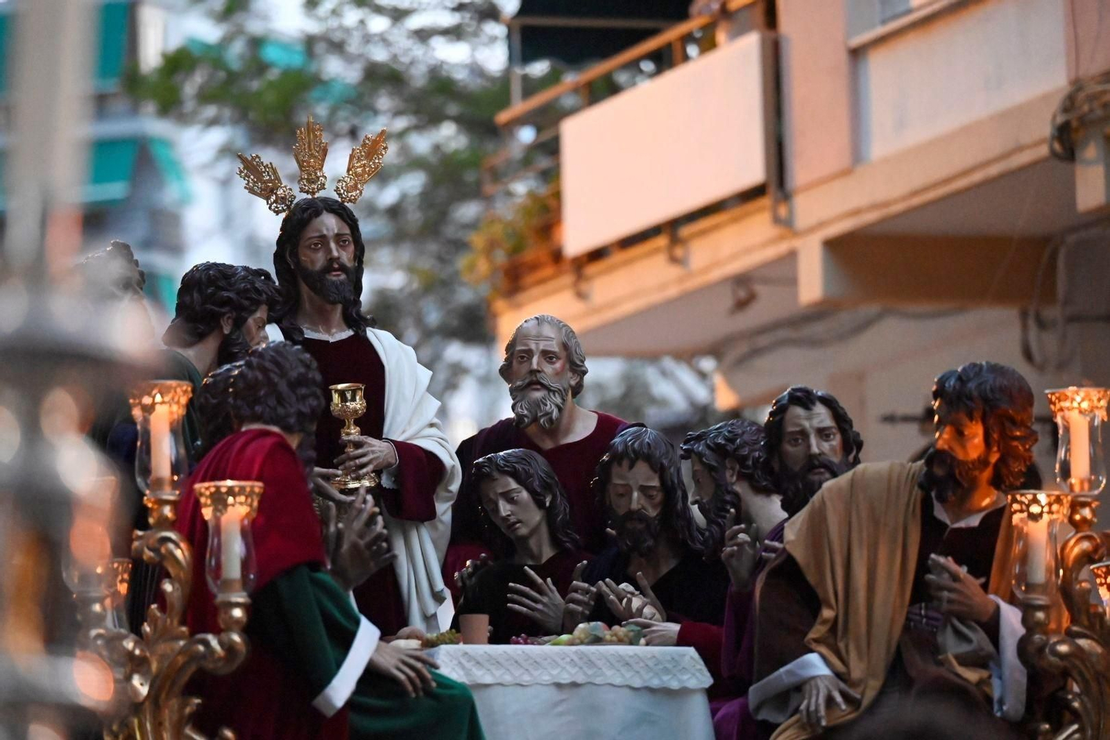 Traslado de la Sagrada Cena a la Catedral para su participación en el Corpus