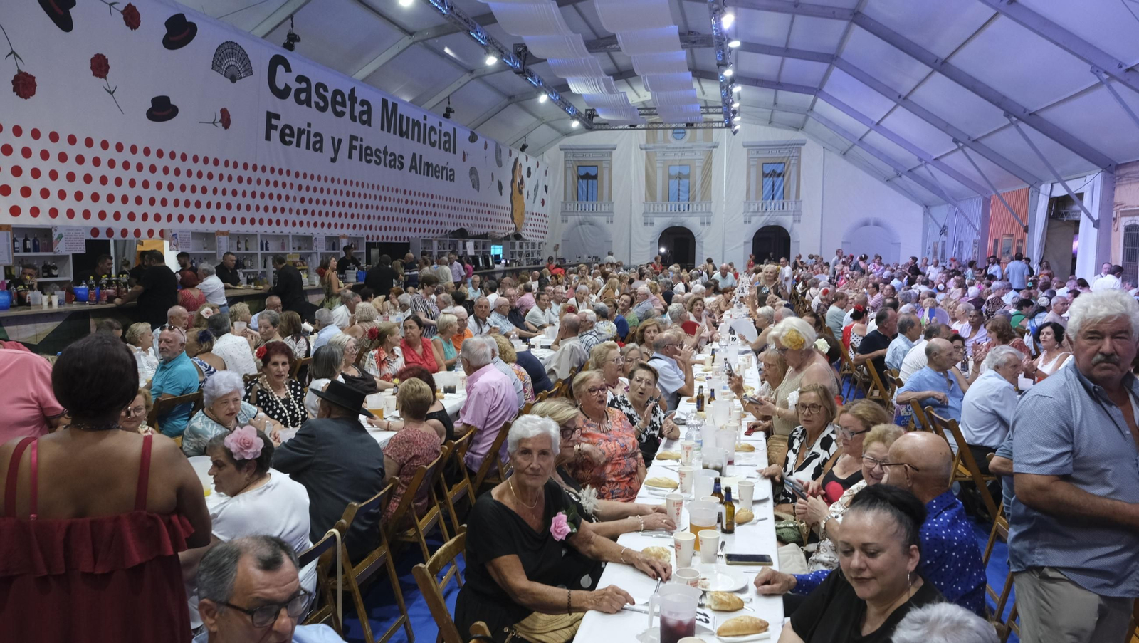 El homenaje a los mayores en la Feria de Almería 2025, en imágenes