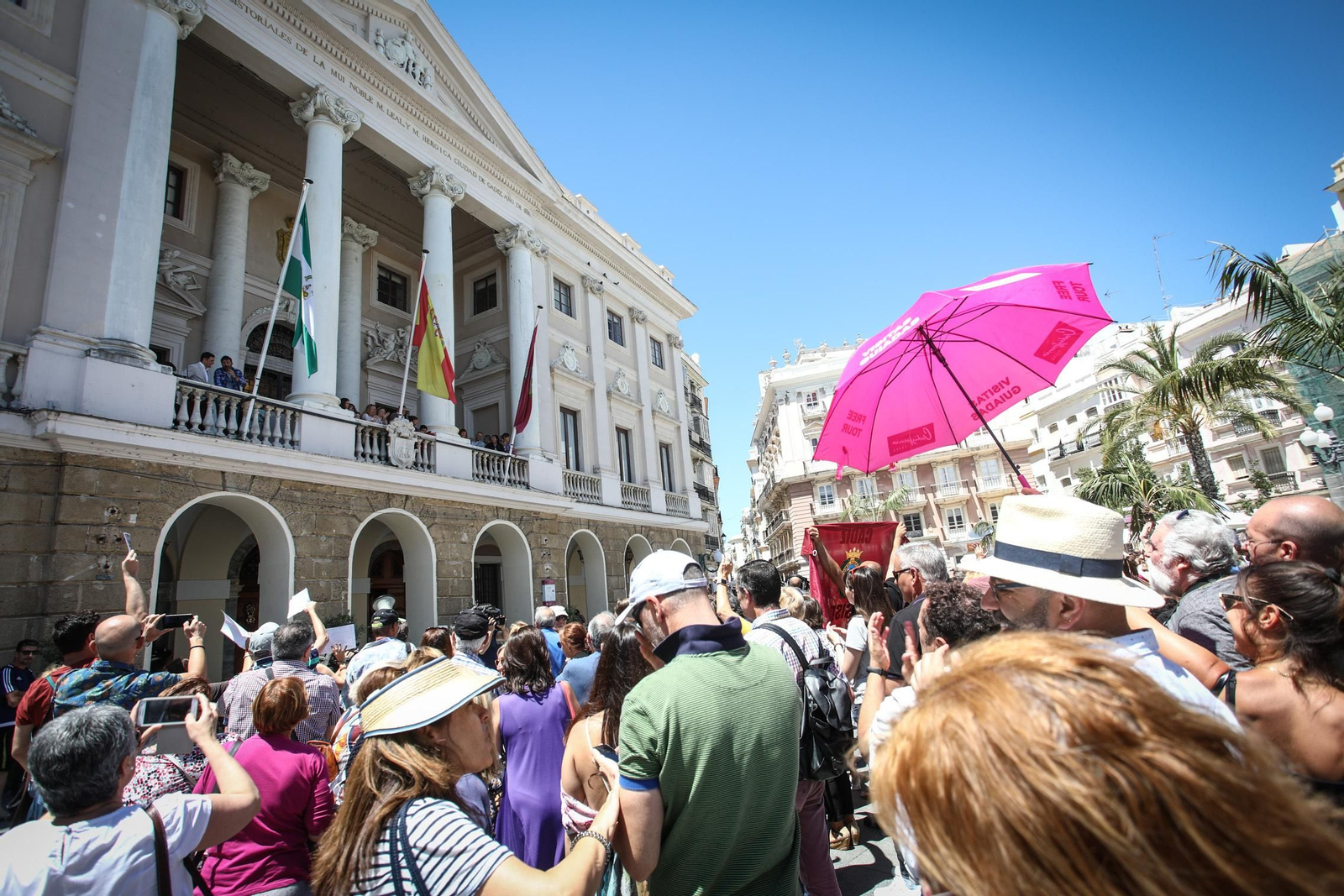 Imágenes de la investidura de José María González Kichi