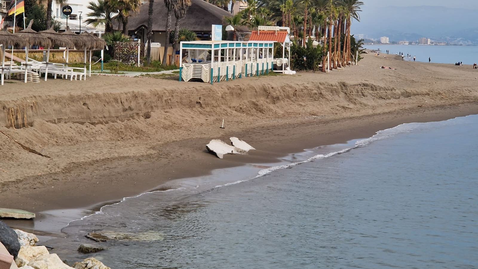 El morro de Torremolinos, con 12.000 metros cúbicos menos de arena.