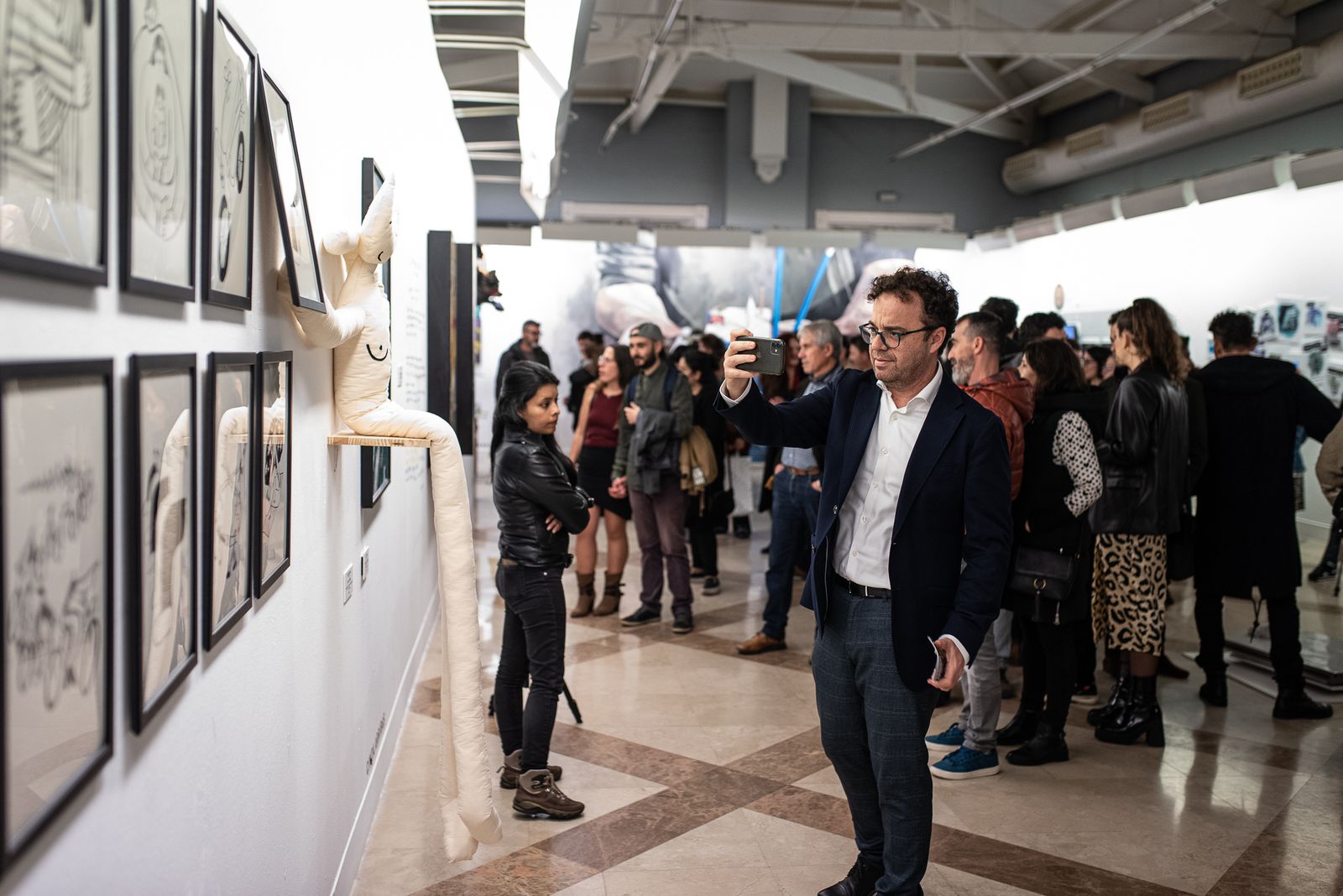 Imágenes de la inauguración de la muestra de Grafistas Onubenses