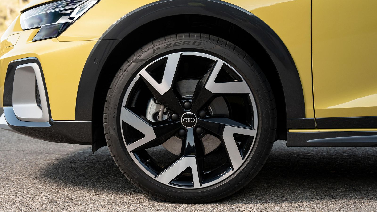 No son pocas las versiones en el mercado que, usando recursos simples como muelles más largos y neumáticos de mayor diámetro, logran elevar la carrocería, tal como ocurre con el Allstreet.