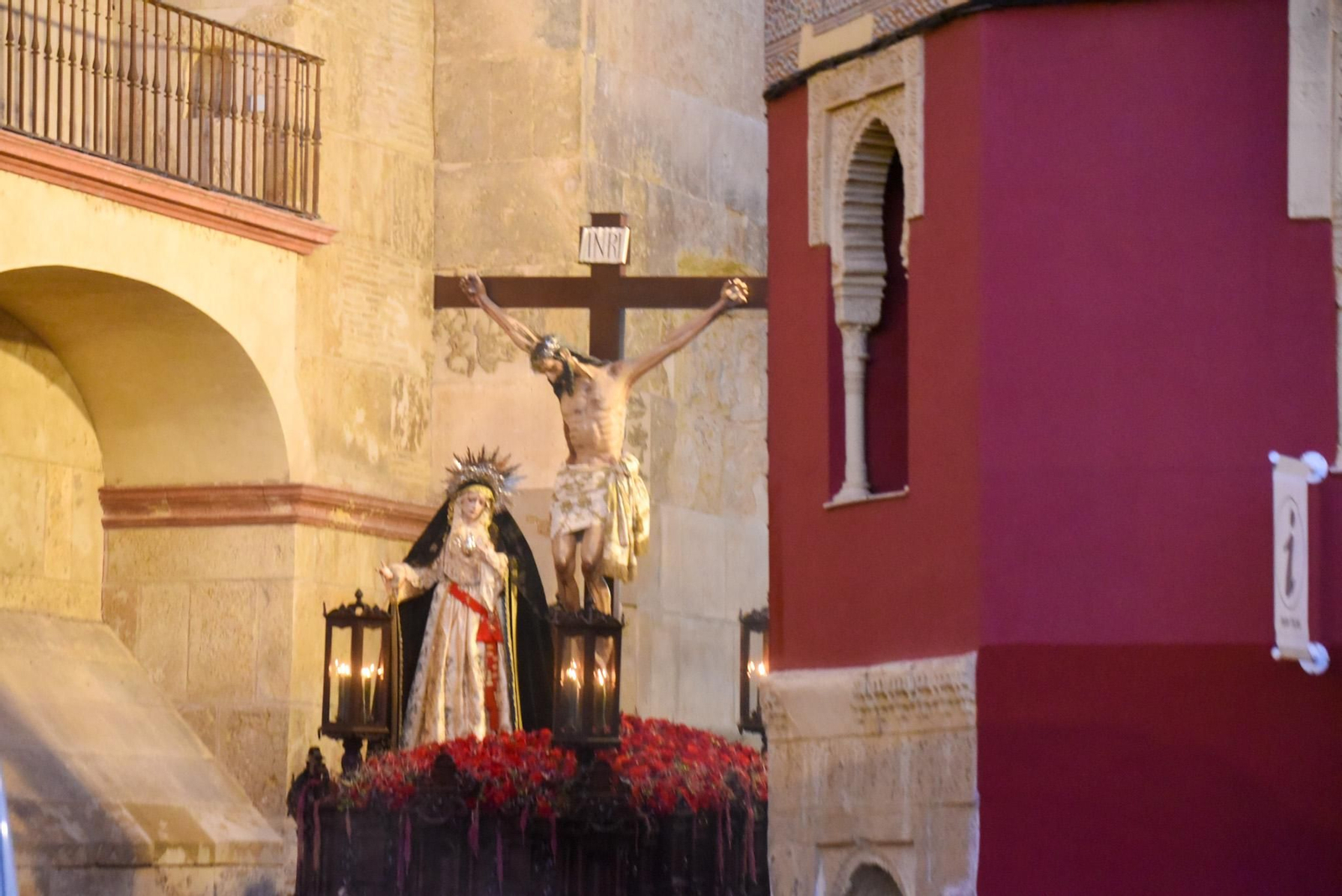 Las imágenes del Magno Vía Crucis desde la carrera oficial