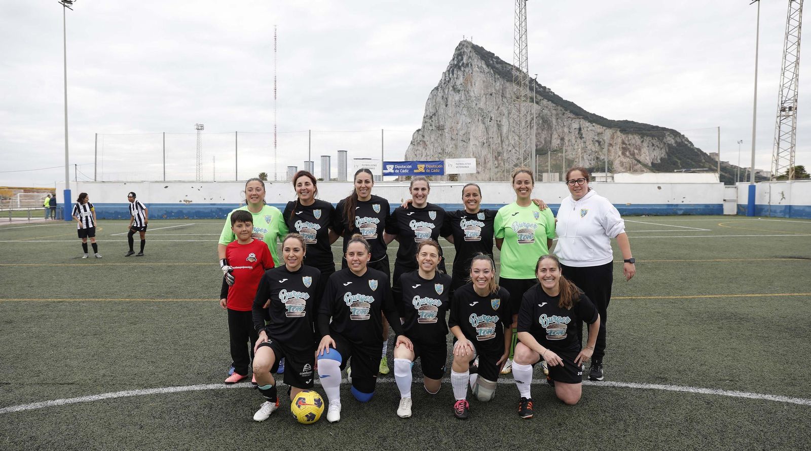 Las fotos de la primera jornada de la Liga Nacional de fútbol para veteranas, en La Línea