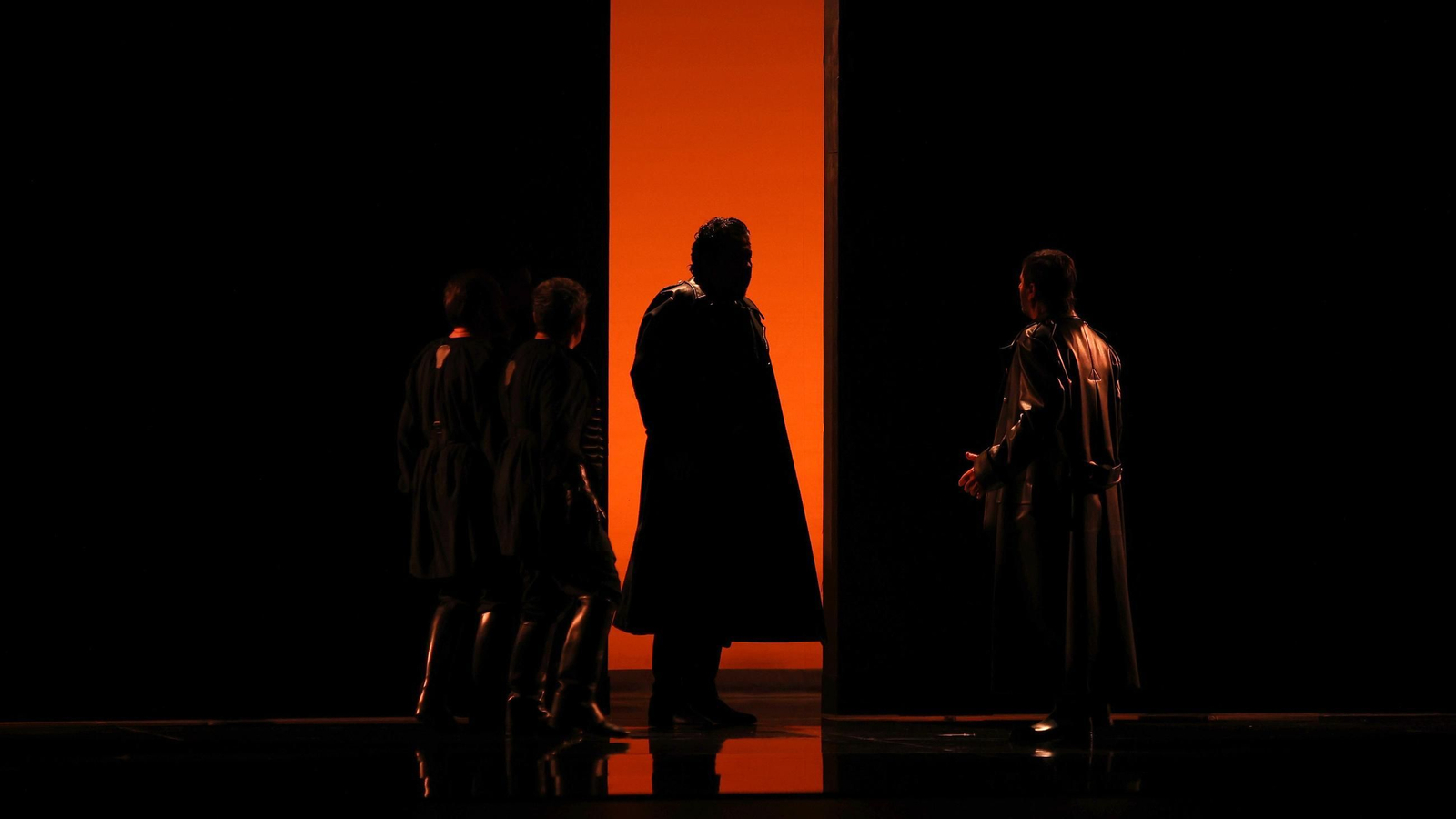 Imágenes de la ópera Macbeth en el Teatro Villamarta de Jerez