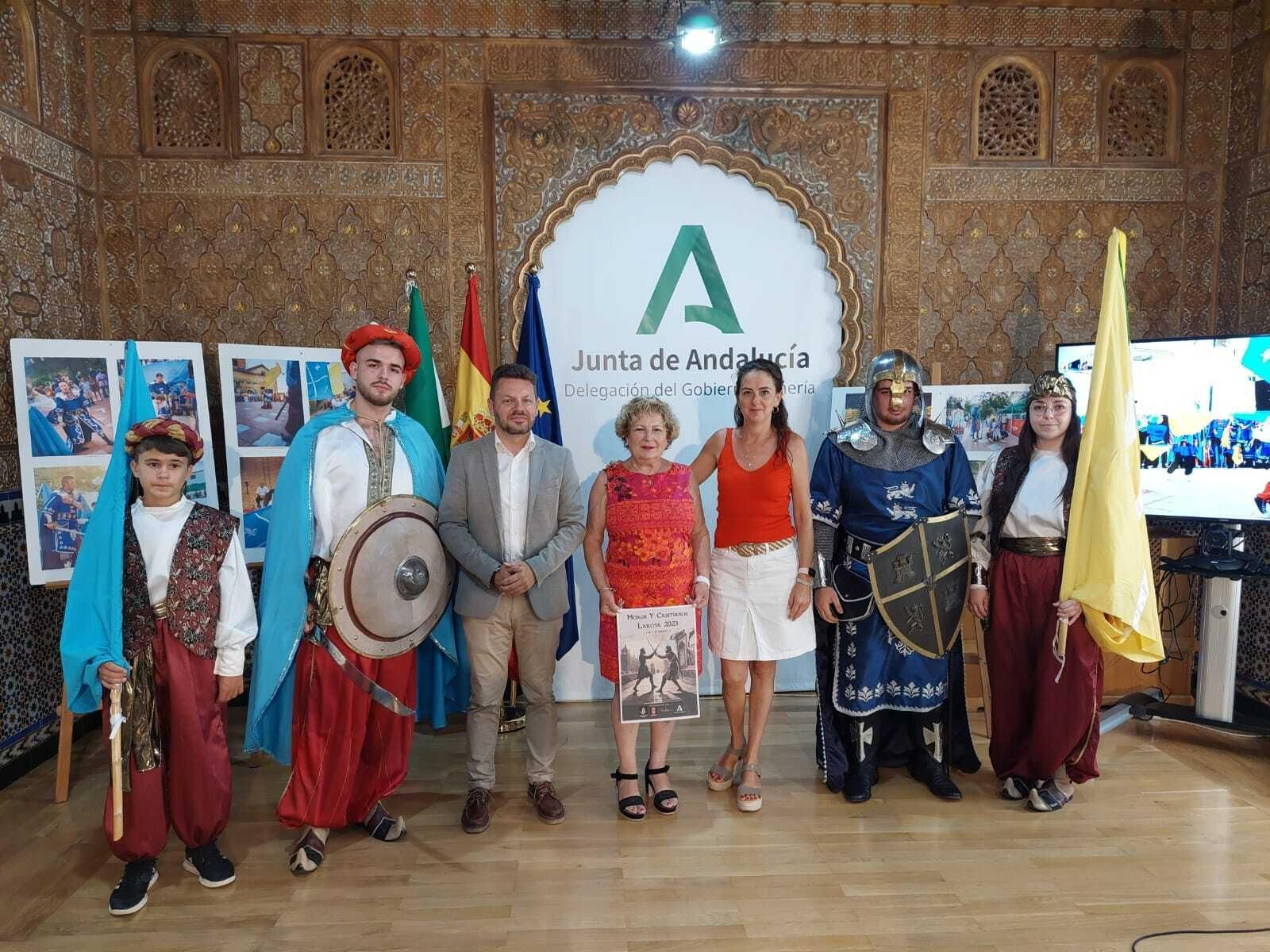 Autoridades municipales y autonómicas han presentado en la Delegación del Gobierno los festejos.