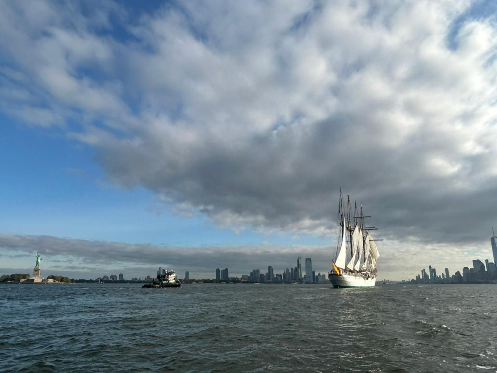 Las imágenes del la llegada del buque 'Juan Sebastián de Elcano' a Nueva York