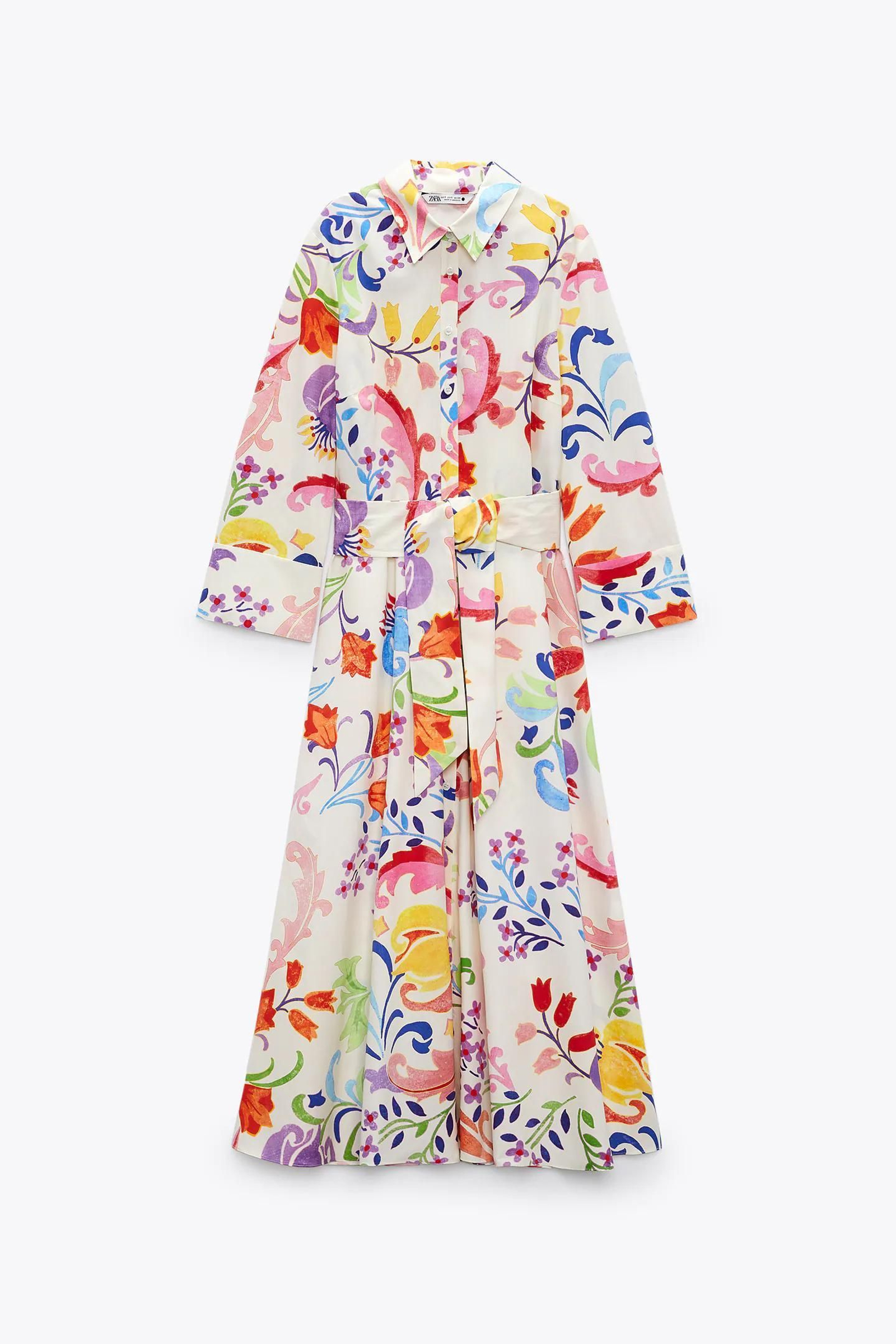 Vestido midi con estampado de colores de Zara.