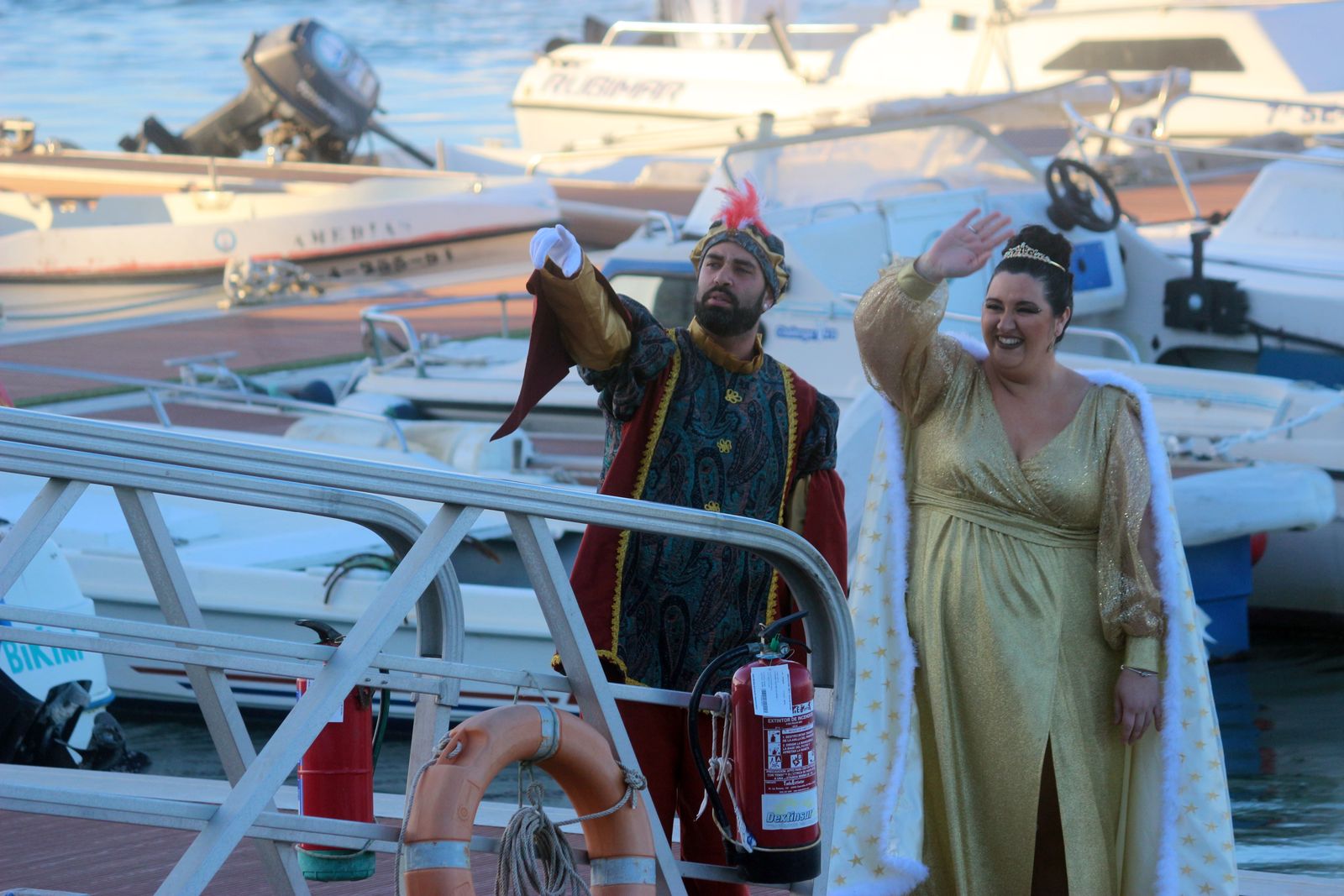 Los Reyes Magos visitan la barriada Río San Pedro