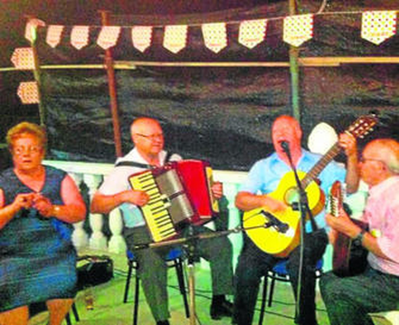 La cuadrilla de Hijate tocó piezas muy populares, fandangos y seguidillas.