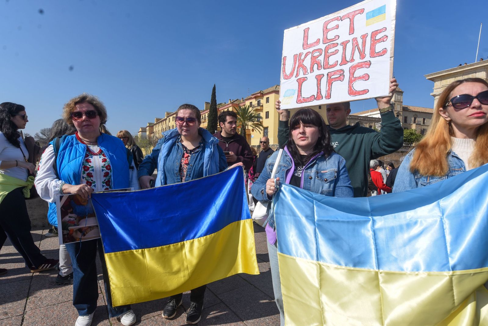 El pueblo ucraniano exige desde Córdoba libertad para Ucrania cuatro años después de la invasión rusa