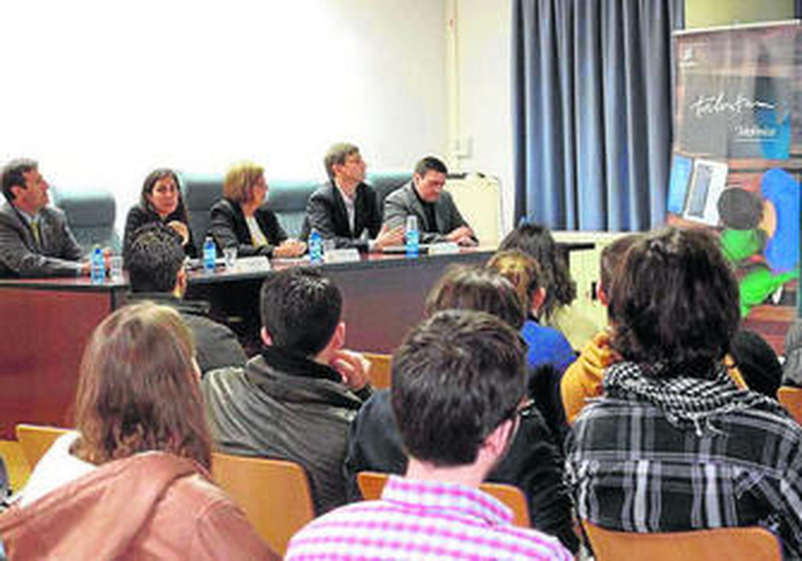 Un momento de la presentación de las becas, ayer en Málaga.