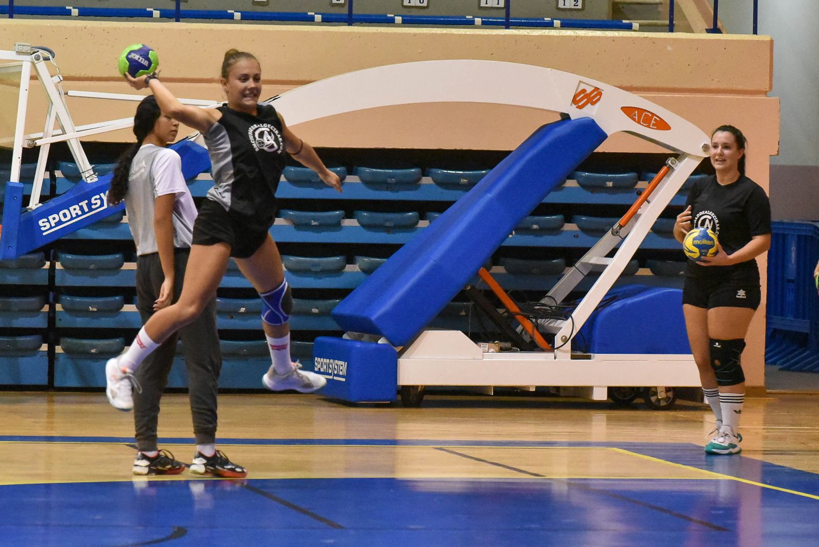 Las fotos del entrenamiento del BM Ciudad de Algeciras femenino
