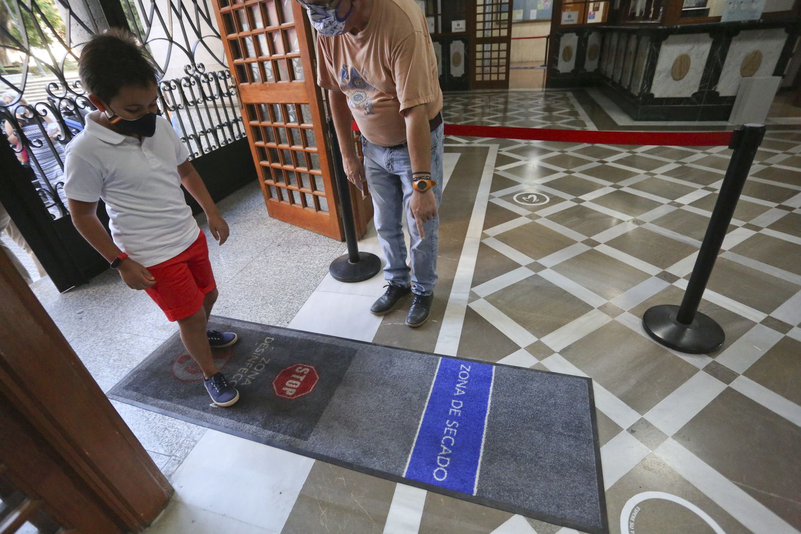 Vuelta al cole en Málaga: Fotos de un día de nervios y mascarillas