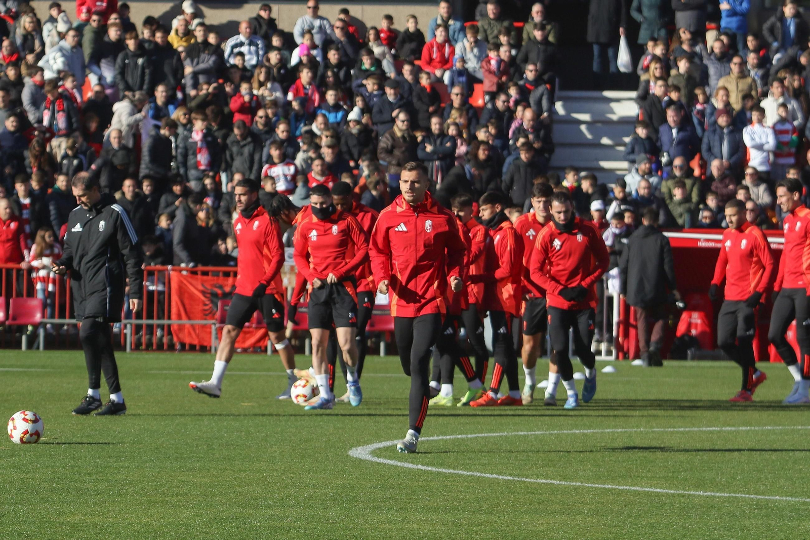 Las mejores imágenes del entrenamiento del Granada CF en Los Cármenes