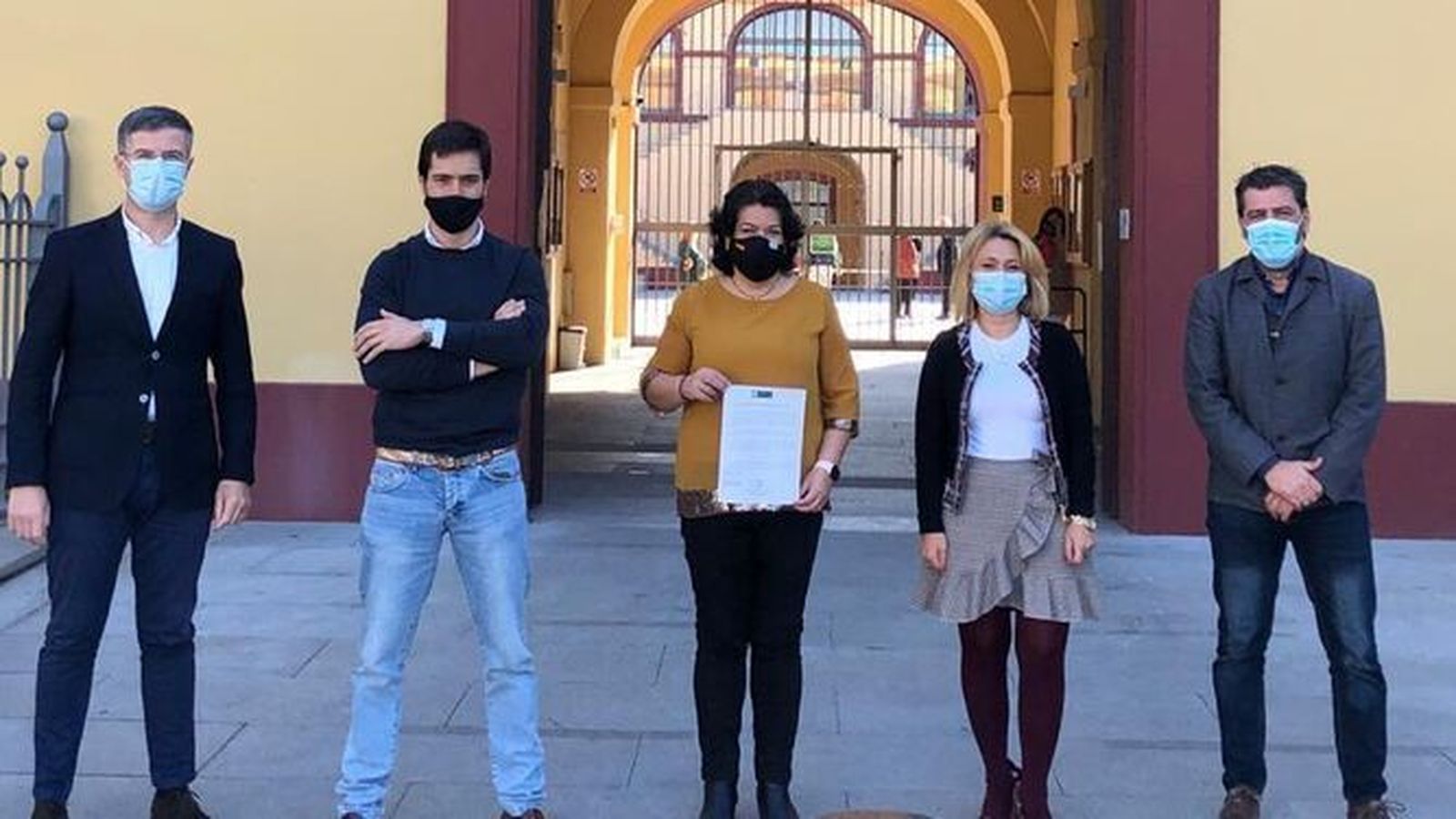 Los diputados del PP tras presentar, el viernes, el escrito pidiendo la retirada del borrador de presupuesto para 2021.