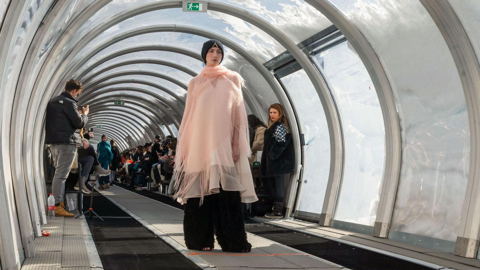 Dalbat convierte Sierra Nevada en la primera pasarela española en una pista de esquí.