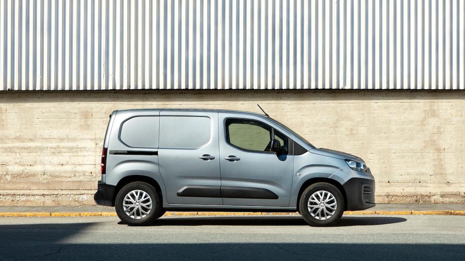 Habrá dos longitudes de carrocería diferentes y tres versiones según su configuración interior.