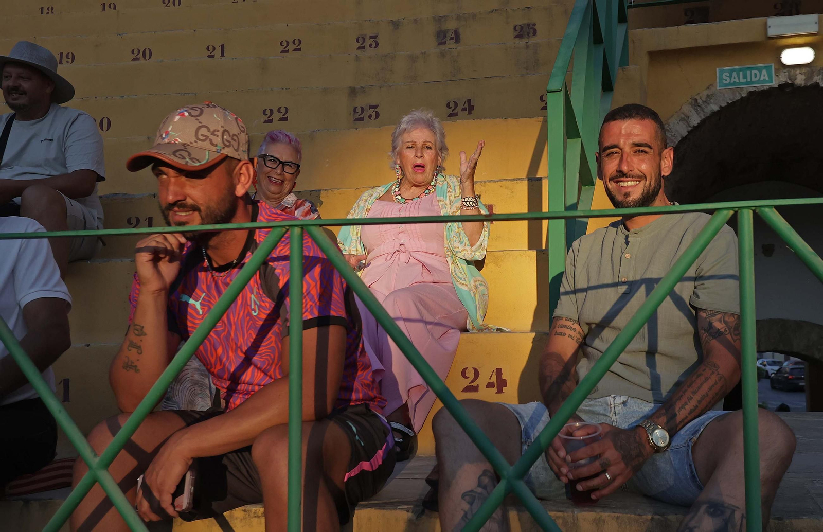 Búscate en la Plaza de Toros 'El Arenal' durante la corrida del domingo de la Feria de La Línea