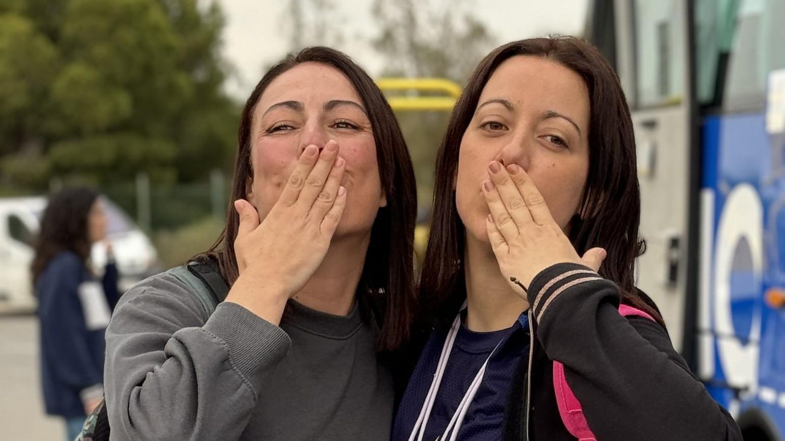 Felicidad máxima en el momento de partida de los protagonistas de este viaje tan especial organizado por FAAM