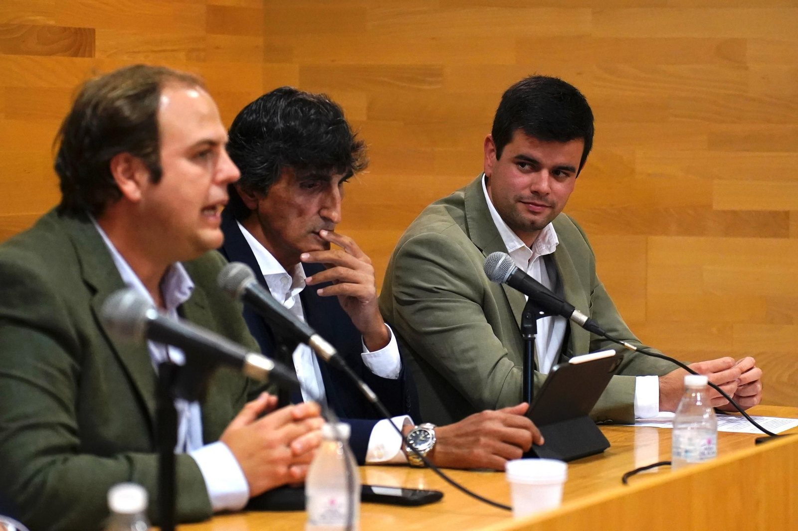Fotos de la presentacion del libro "Colegio Los Pinos" de Francisco Lòpez Muñoz