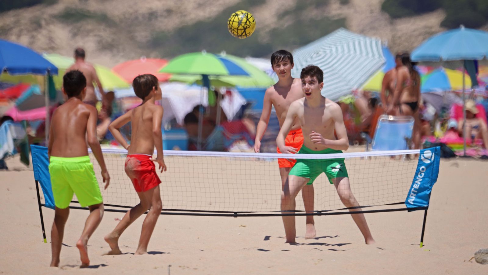 Restricciones de acceso a la playa de Bolonia