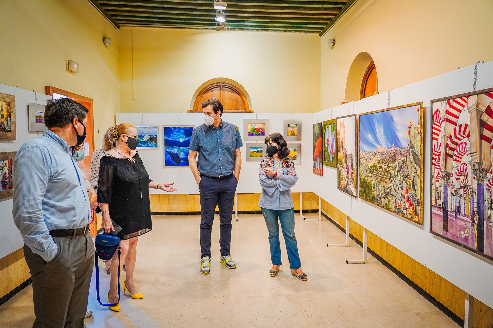 José Juan Rodríguez y Juan José Salvador con Isabel Toresano.