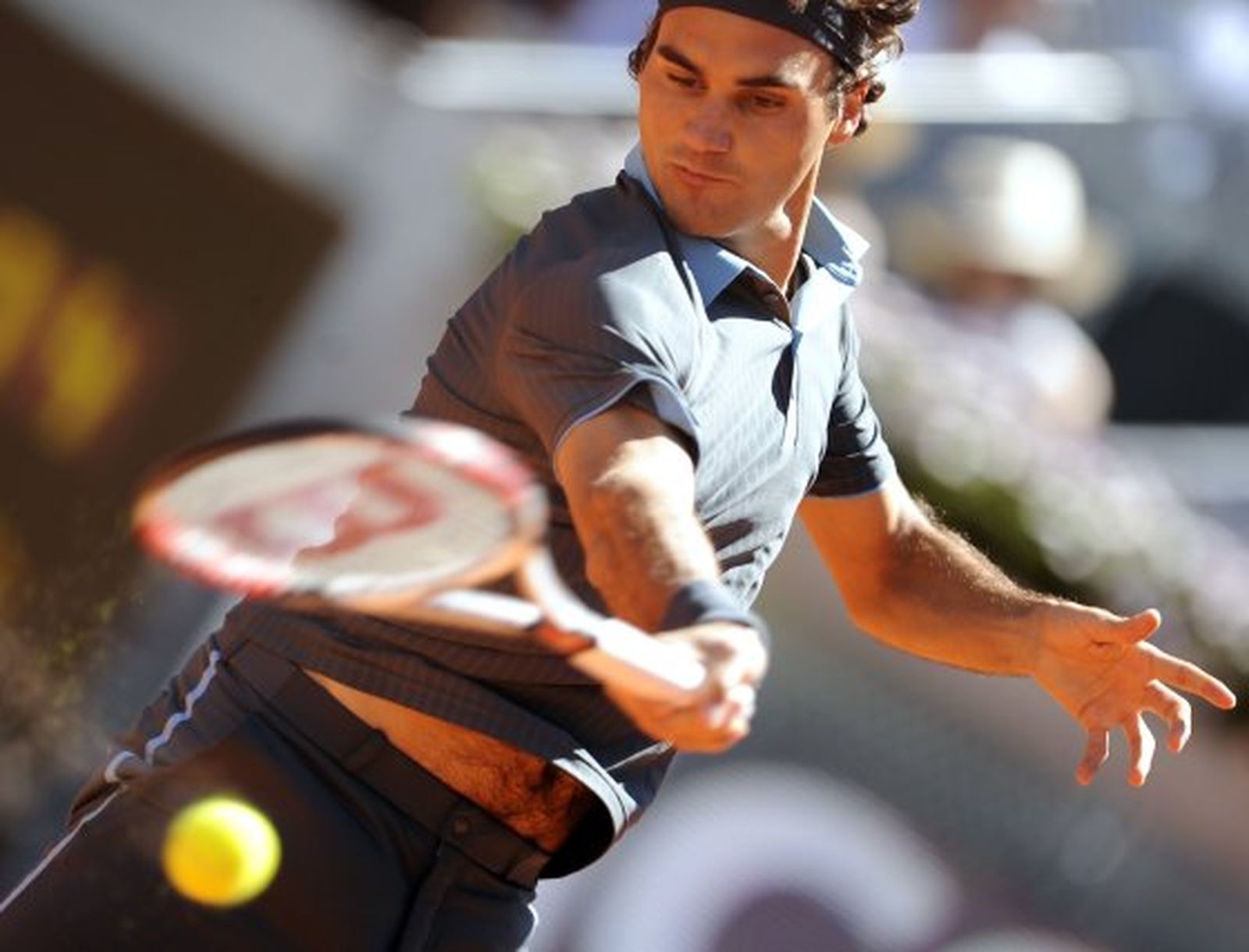 Federer acaba con la racha de Nadal en tierra batida