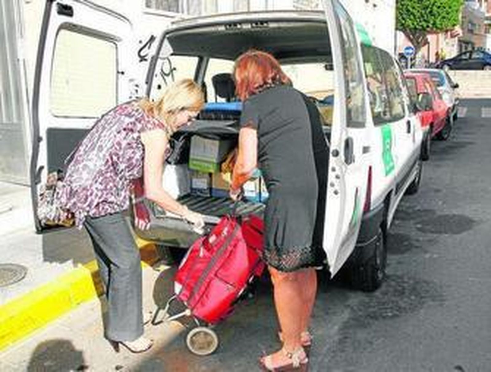 Profesionales de la Unidad de Cuidados Paliativos que trabajan en el Hospital Cruz Roja de Almería.