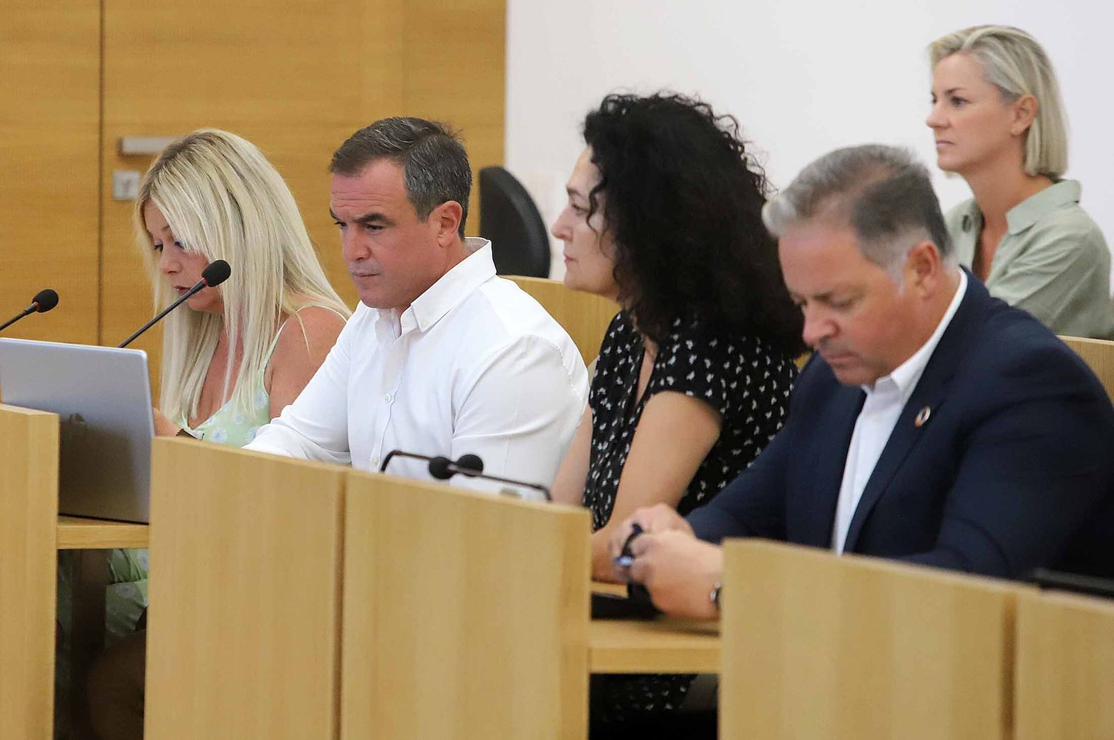 Imágenes del pleno extraordinario celebrado en la Diputación de Huelva