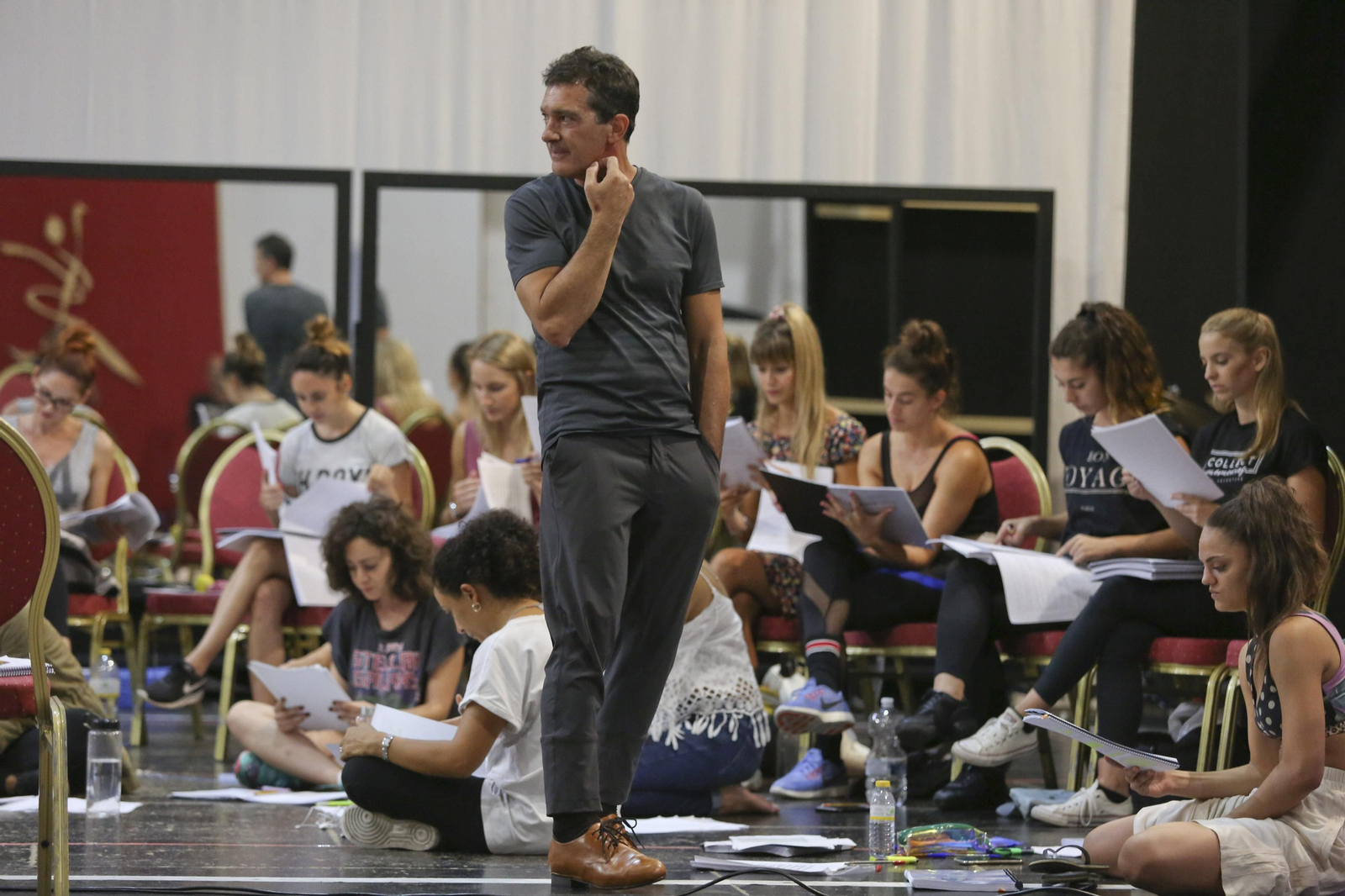 Ensayo con Antonio Banderas de la obra que estrenará el Teatro del Soho