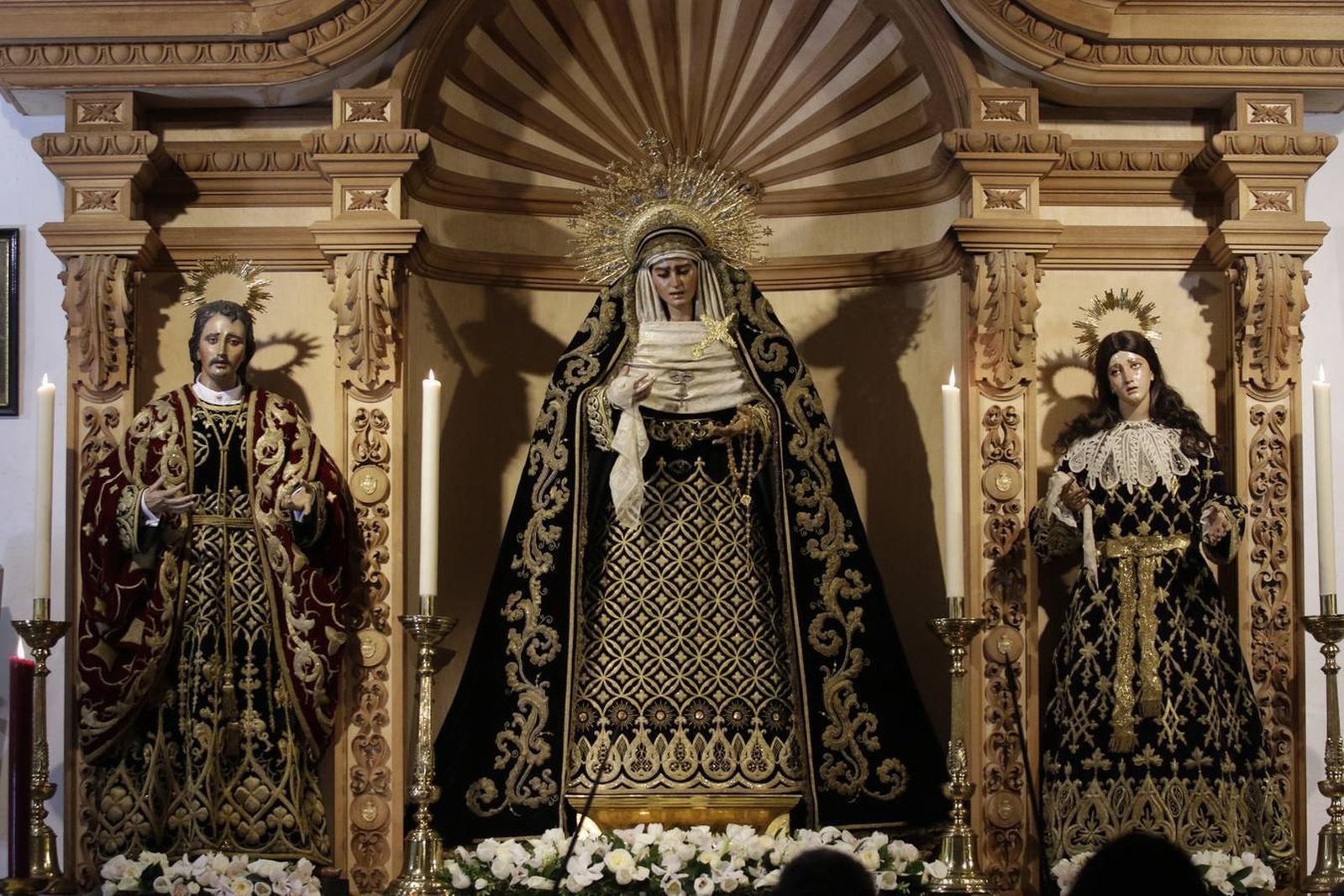 La Virgen de Villaviciosa recibe culto diario junto a San Juan y la Magdalena en San Gregorio