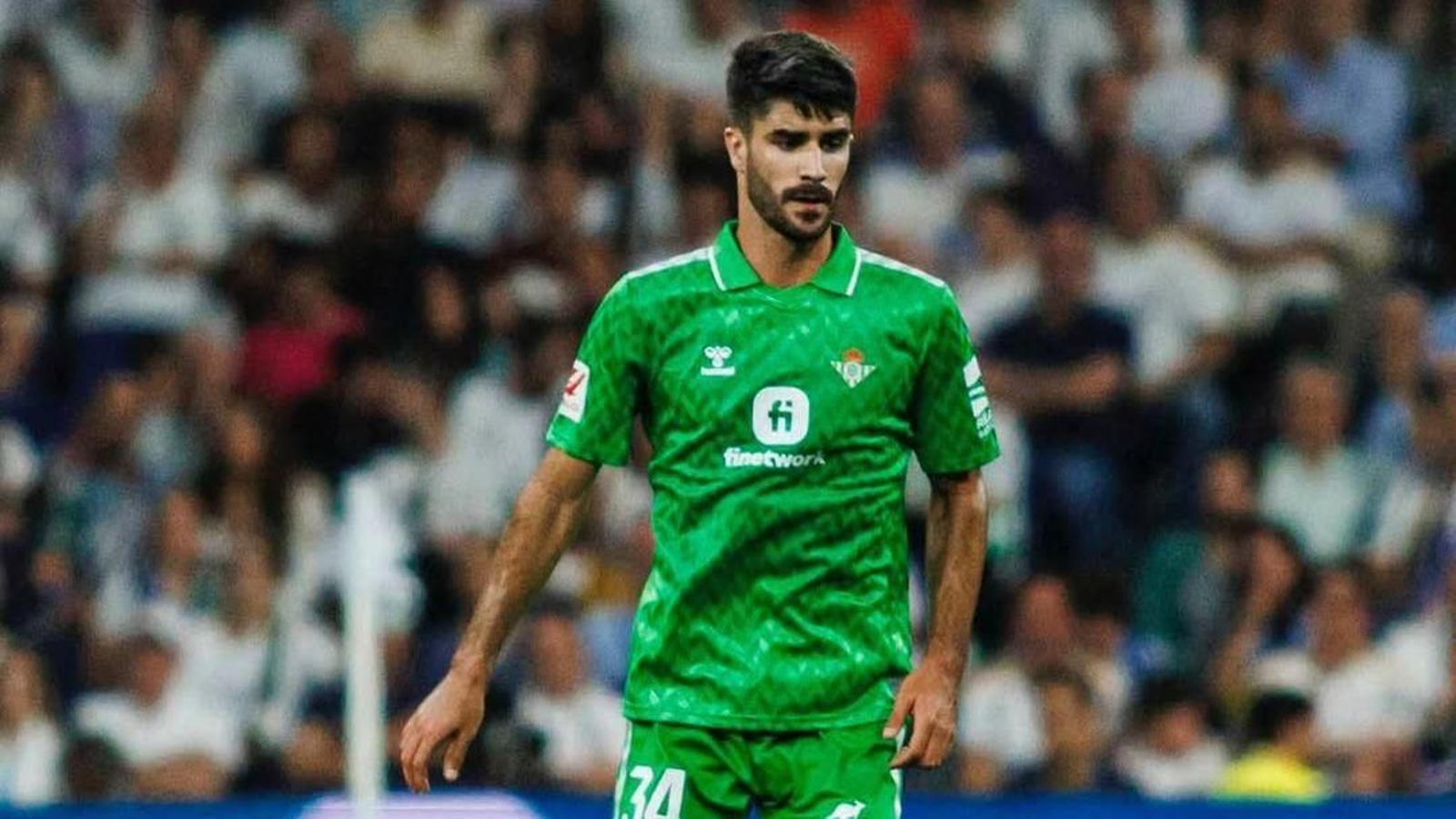 Ricardo Visus en un partido con el Betis en el Bernabéu