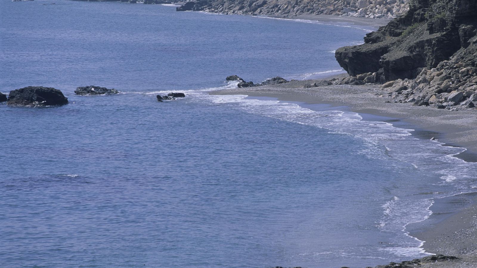 La playa de Calaceite, en Torrox. La playa de Calaceite, en Torrox.