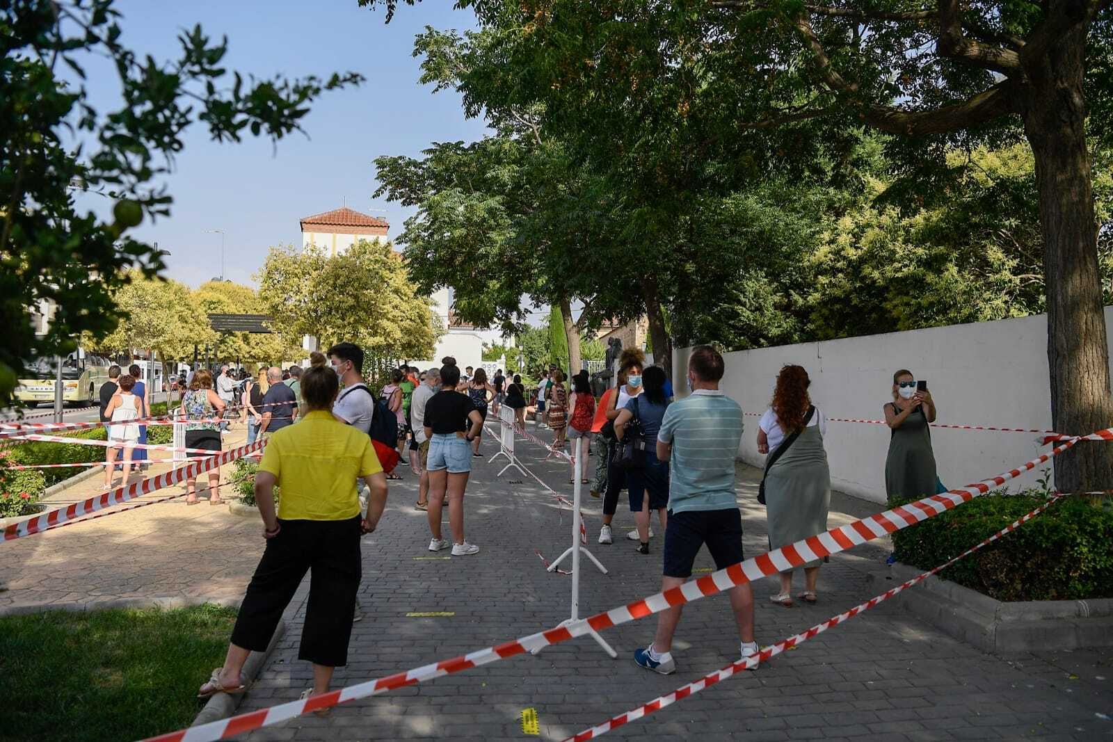 Las fotos de los test PCR masivos por el brote de coronavirus de Vegas del Genil, en Granada