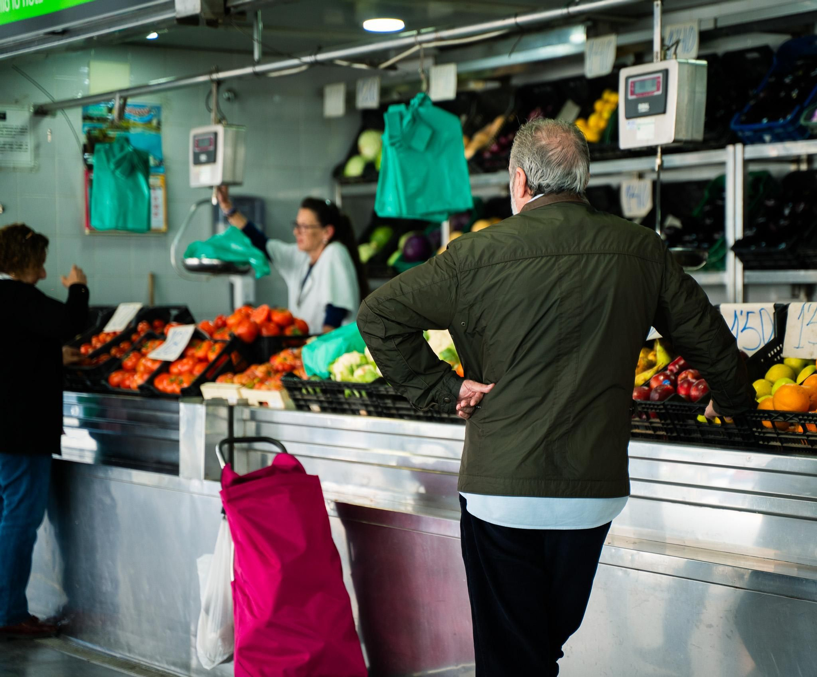 Imágenes del ambiente en el Mercado del Carmen en la mañana del martes