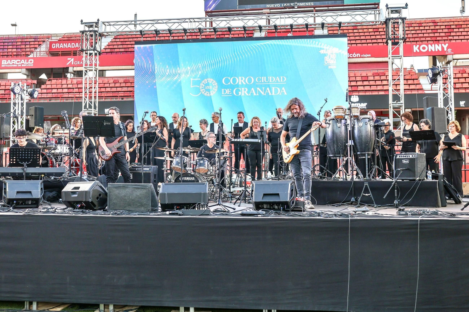 Los Cármenes reúnen a 1200 personas en la celebración de los diez años de reuniones del Club Cámara Granada, en imágenes