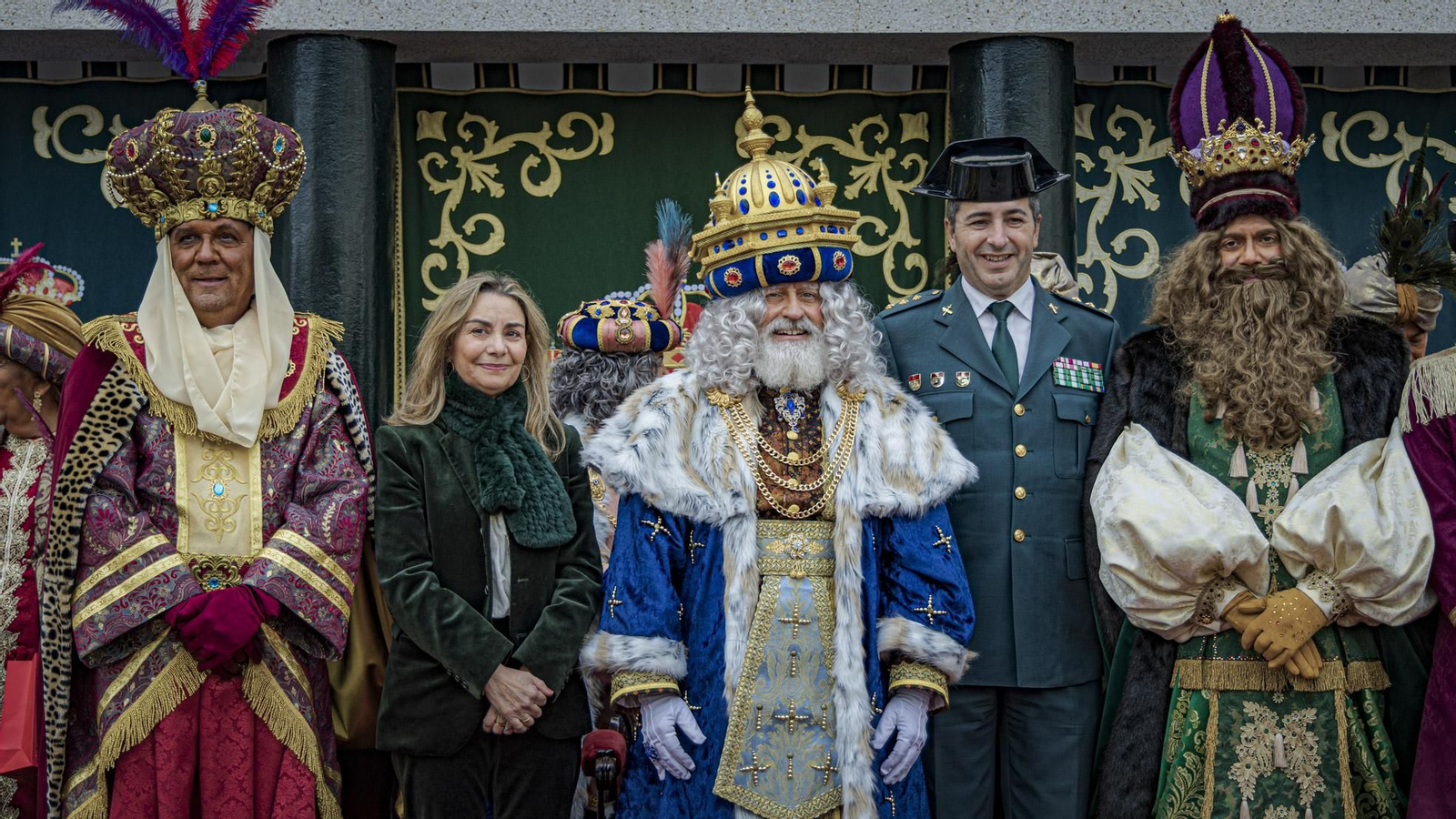 Las imágenes de SS.MM. los Reyes Magos en Cádiz: Visitas y cabalgata