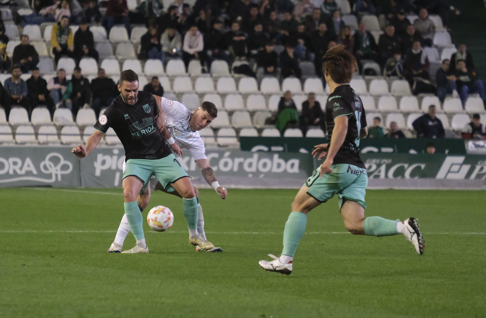 Un revés doloroso: las imágenes de la derrota del Córdoba CF ante el Mérida