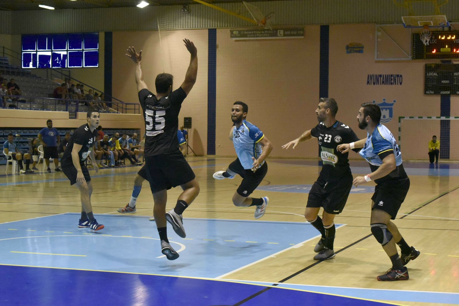 Un lance del Algeciras-Antequera.